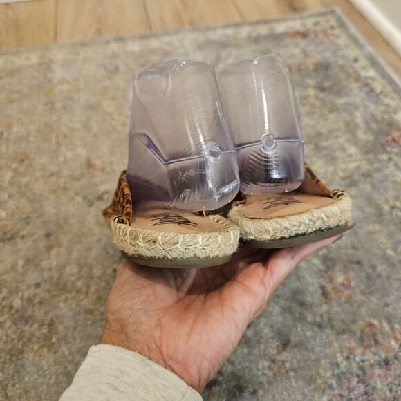 NWOT Paola Leopard Slip On Flats Size 41 - Picture 6 of 8